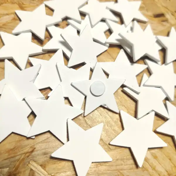 Stelline bianche in Legno – Decorazioni per Bomboniere Battesimo, Nascita e Baby Shower